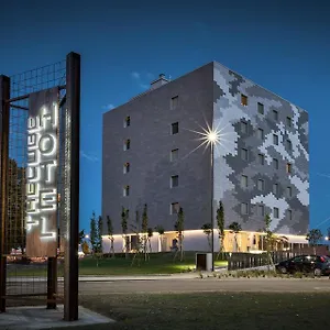 4* Hotel The Cube